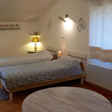 Homestay Malpas125 *